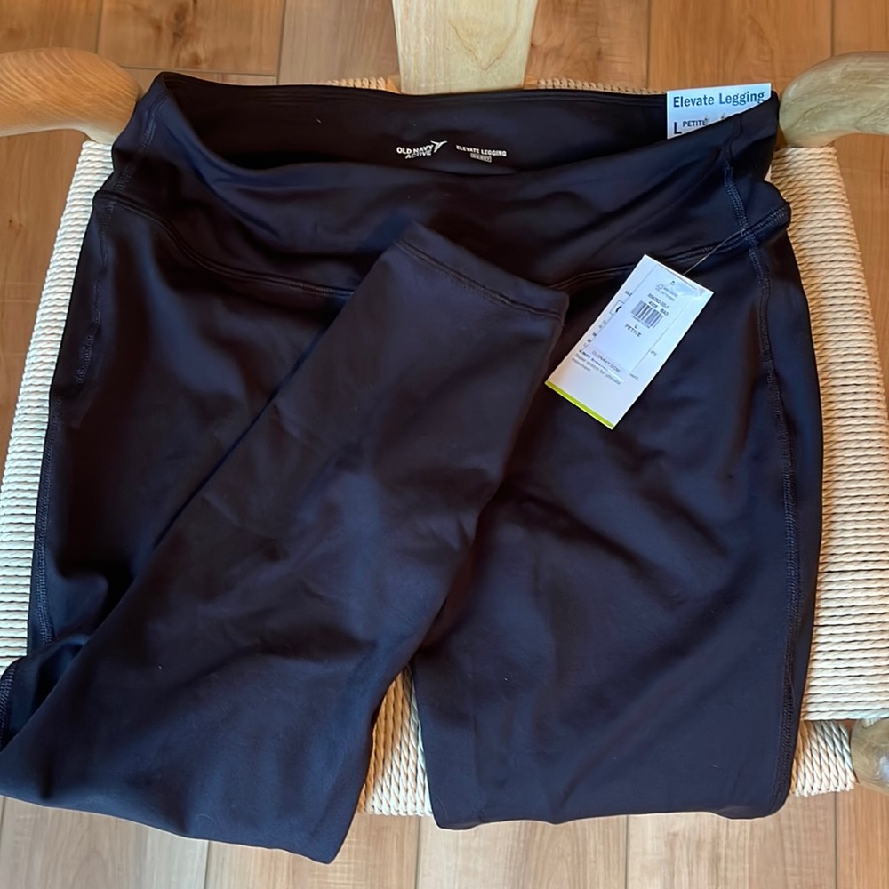 Old Navy Active Elevate Legging LP NWT 7/8 Rise